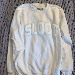 White crew neck sweatshirt